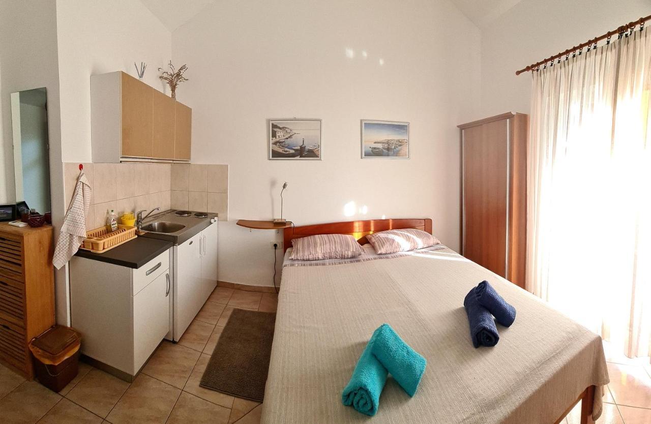 Studio Apartman Stara Baška Εξωτερικό φωτογραφία