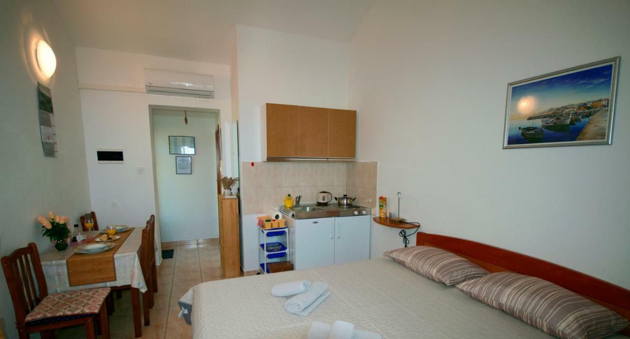 Studio Apartman Stara Baška Εξωτερικό φωτογραφία